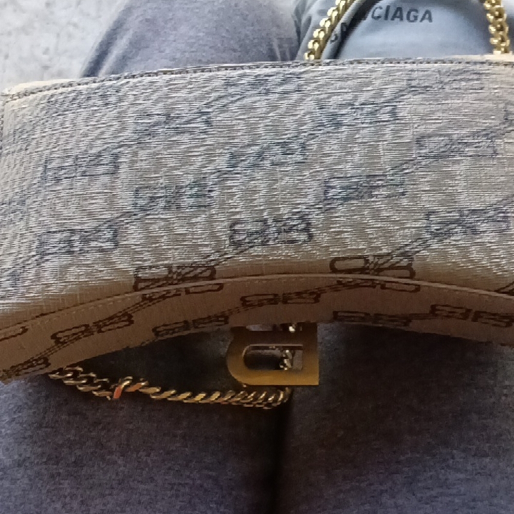 Small crossbody leather bag - Picture 3 of 3